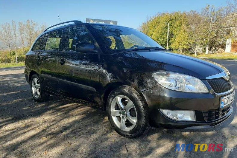 2011' Skoda Fabia photo #3