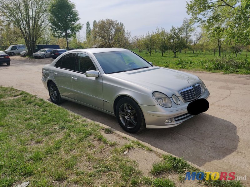 2003' Mercedes-Benz E Класс photo #2