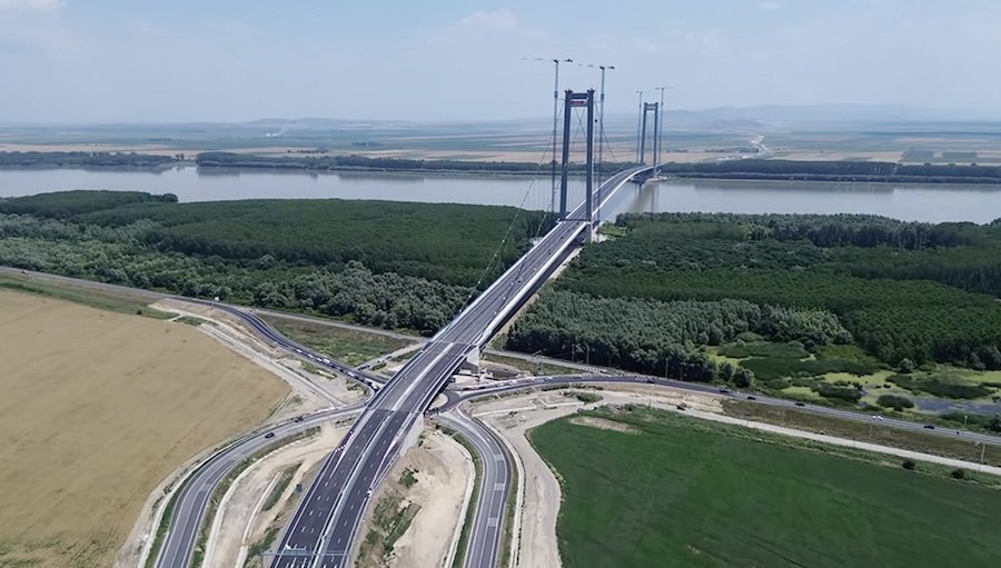 Podul de la Brăila a fost inaugurat astăzi: cum arată primele traversări cu maşina pe el
