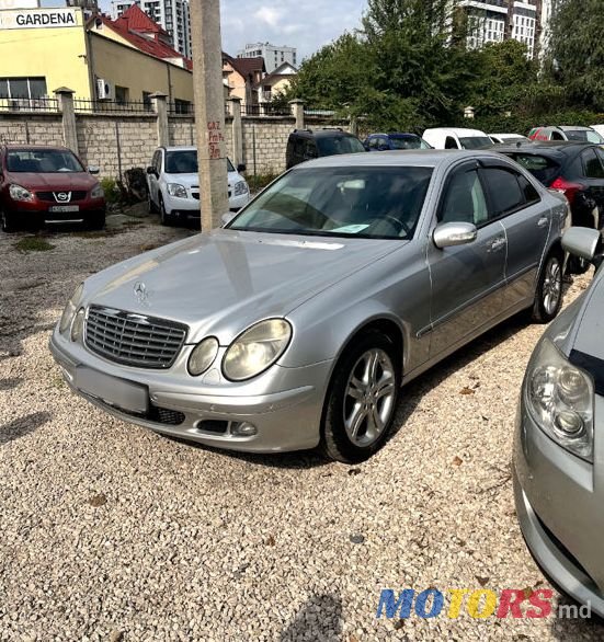 2005' Mercedes-Benz E-Class photo #3