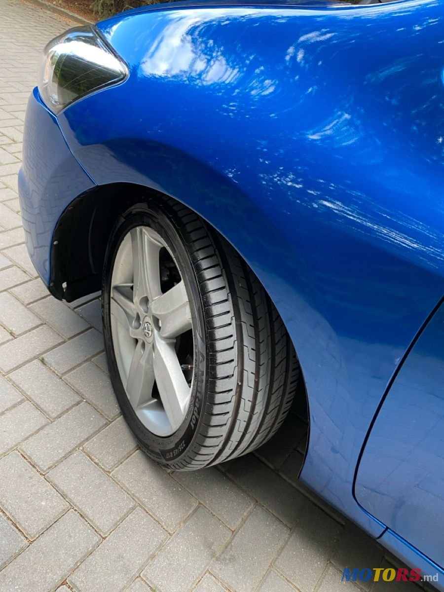 2010' Toyota Auris photo #6