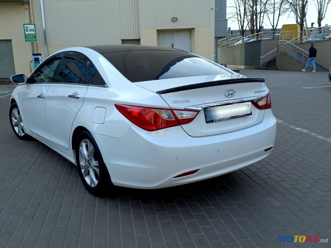 2011' Hyundai Sonata photo #4