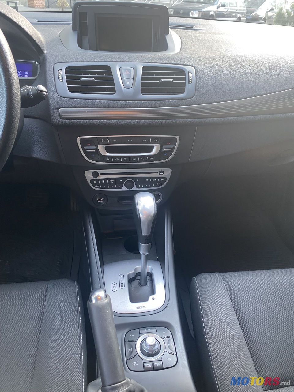 2012' Renault Megane photo #6