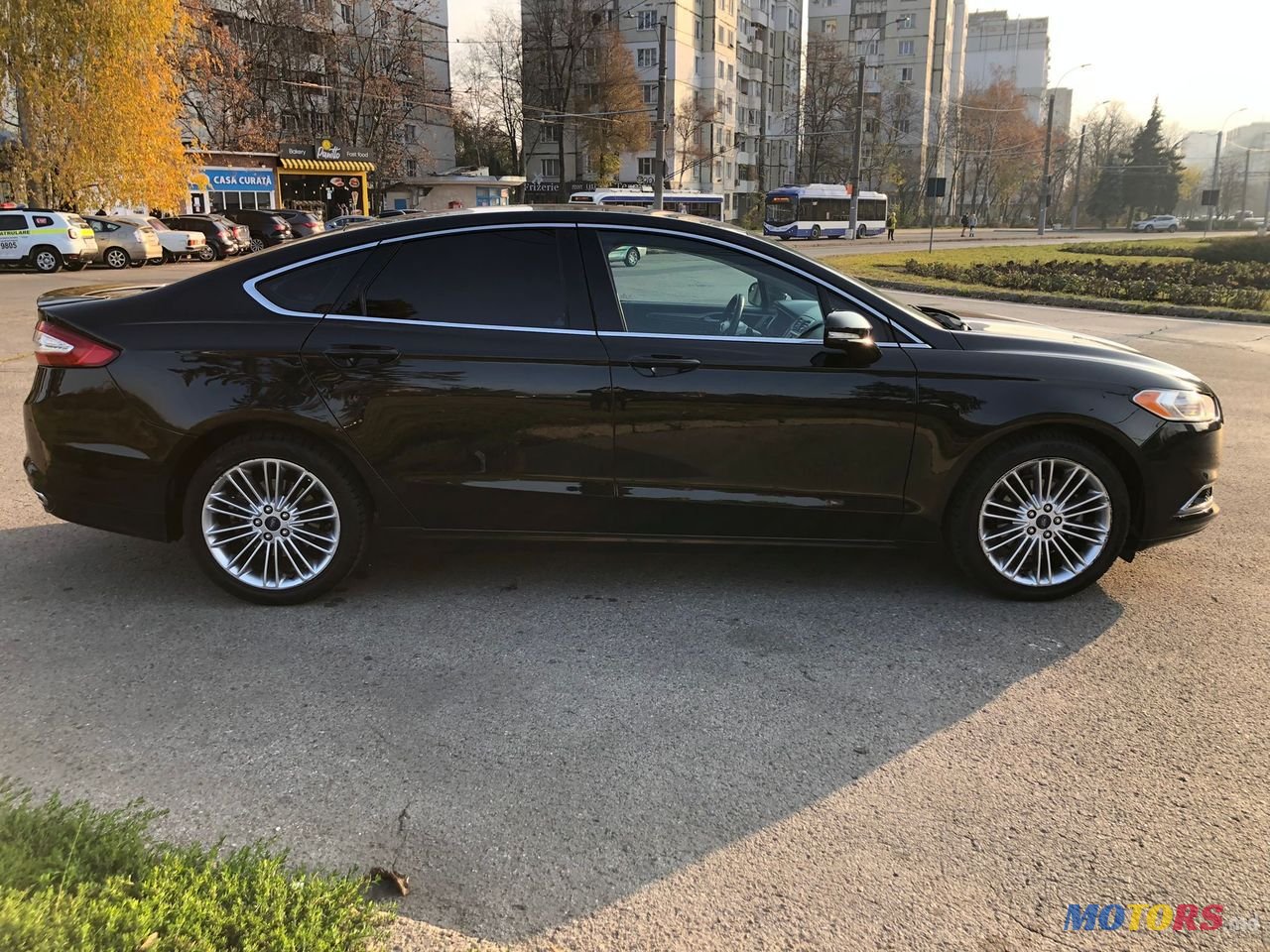 2013' Ford Fusion photo #2