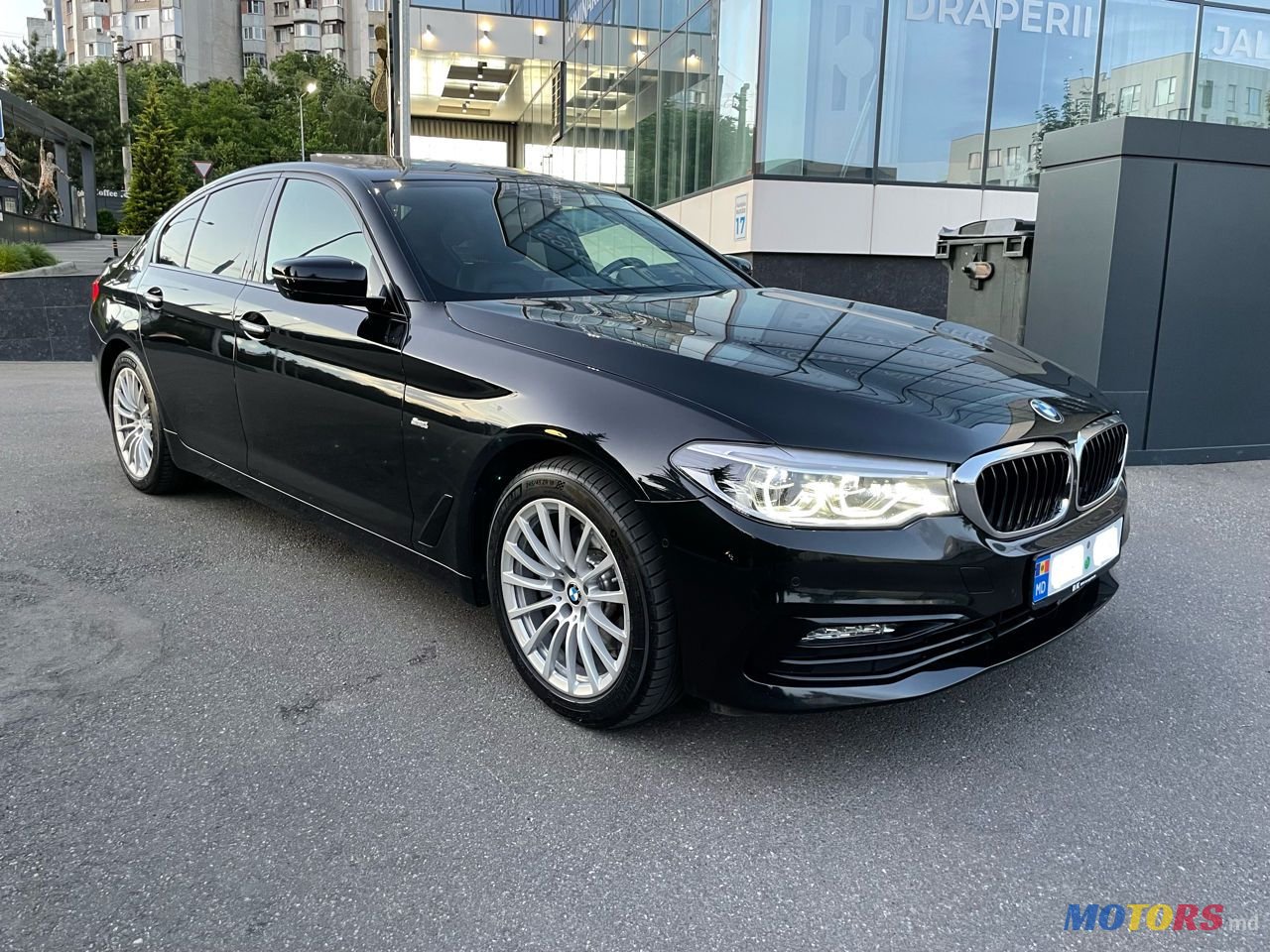 2017' BMW 5 Series photo #4