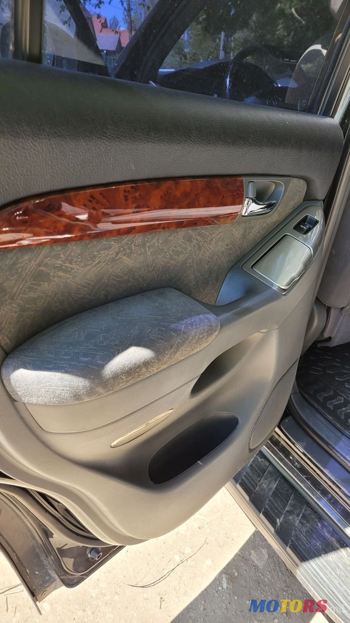 2004' Toyota Land Cruiser Prado photo #5