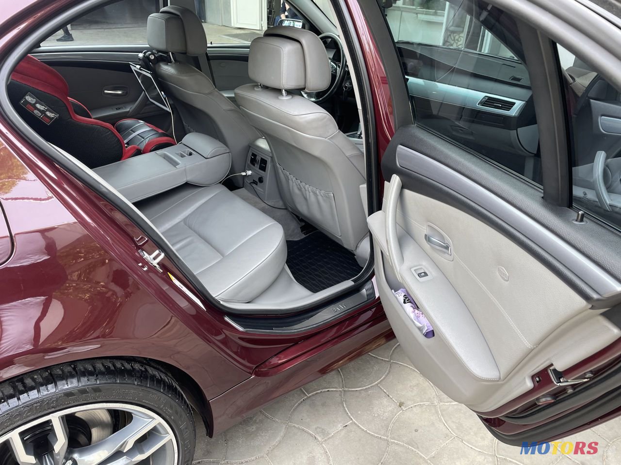 2008' BMW 5 Series photo #4