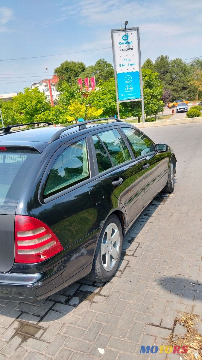 2002' Mercedes-Benz C-Class photo #2