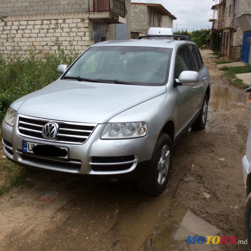2004' Volkswagen Touareg photo #1