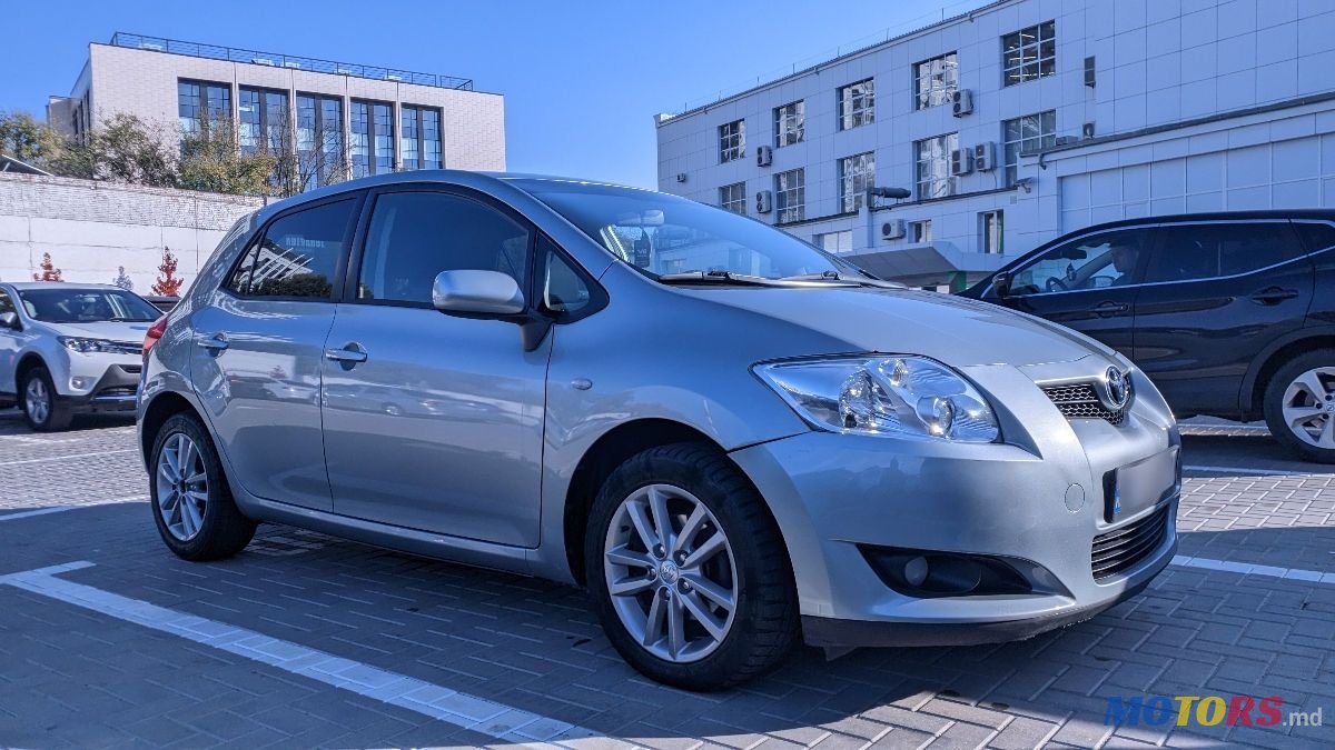 2009' Toyota Auris photo #4