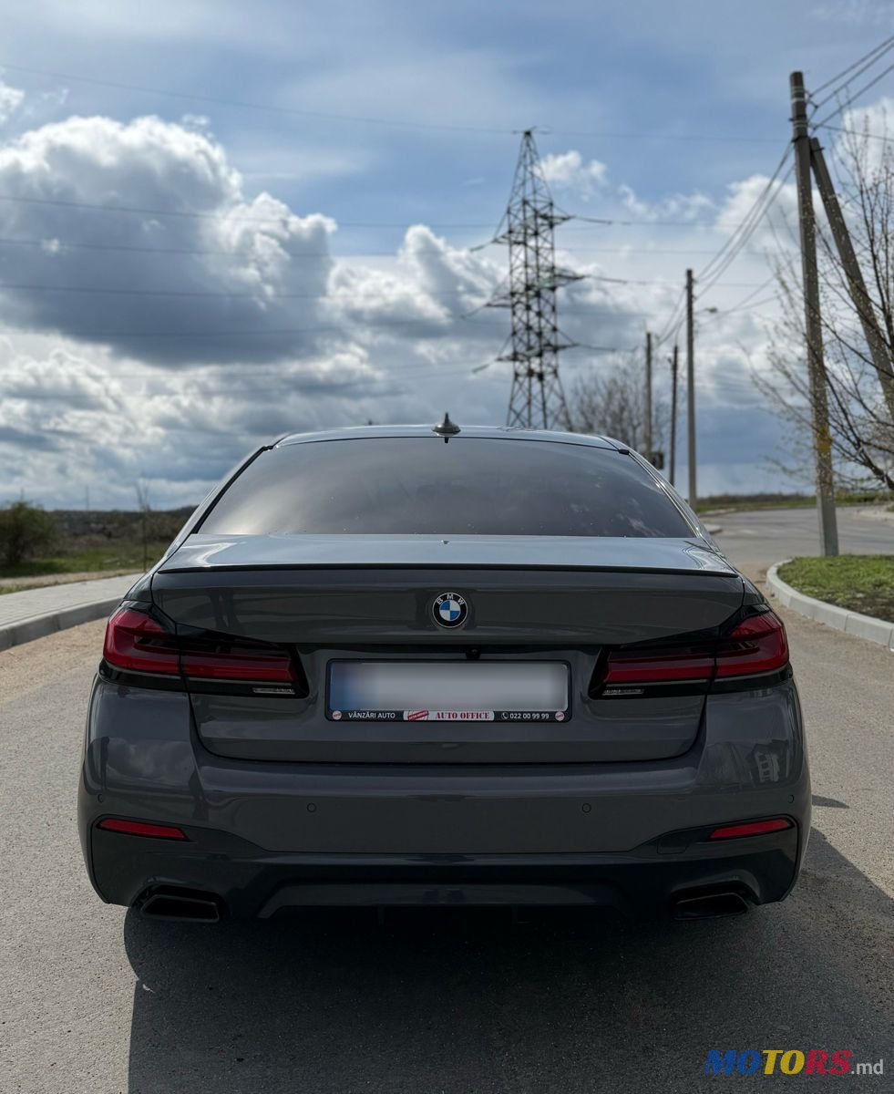 2021' BMW 5 Series photo #3