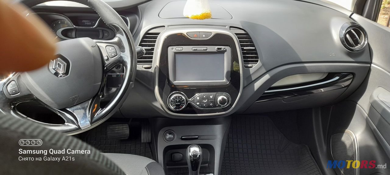 2015' Renault Captur photo #5