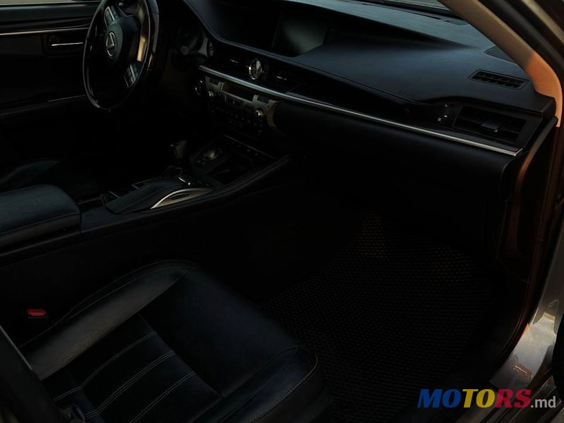 2015' Lexus Es Series photo #3