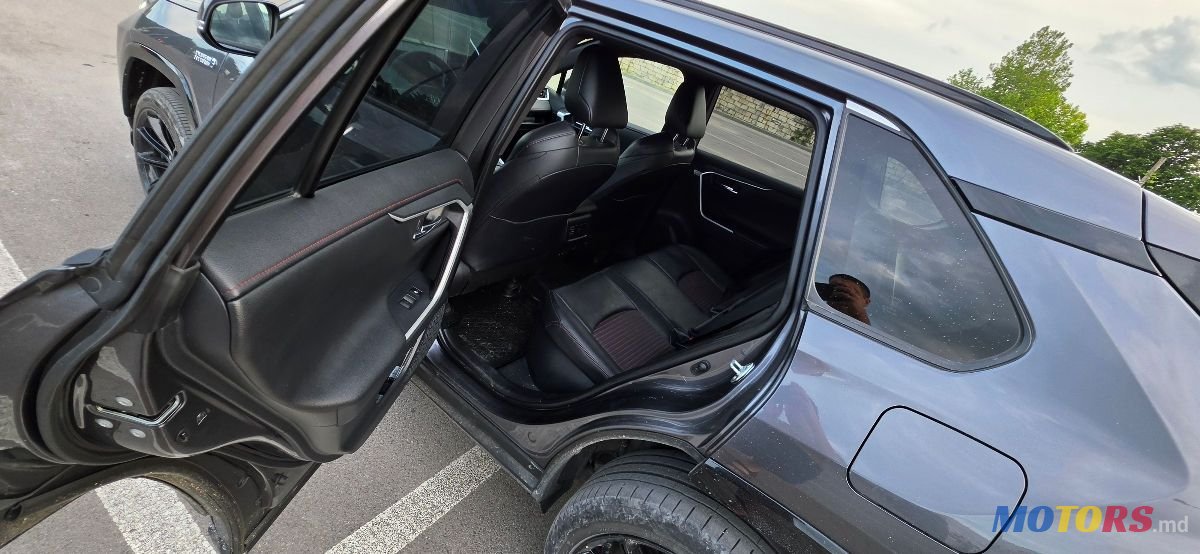 2021' Toyota RAV4 photo #5