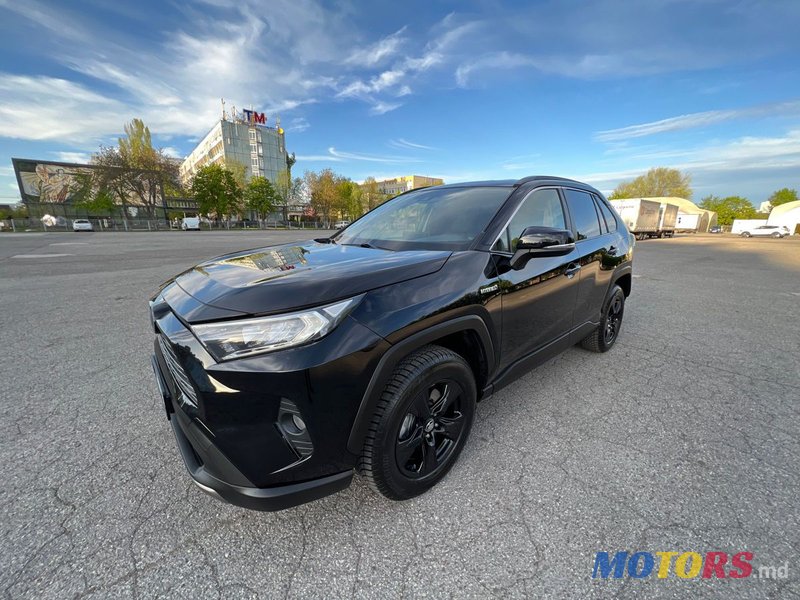 2019' Toyota RAV4 photo #6