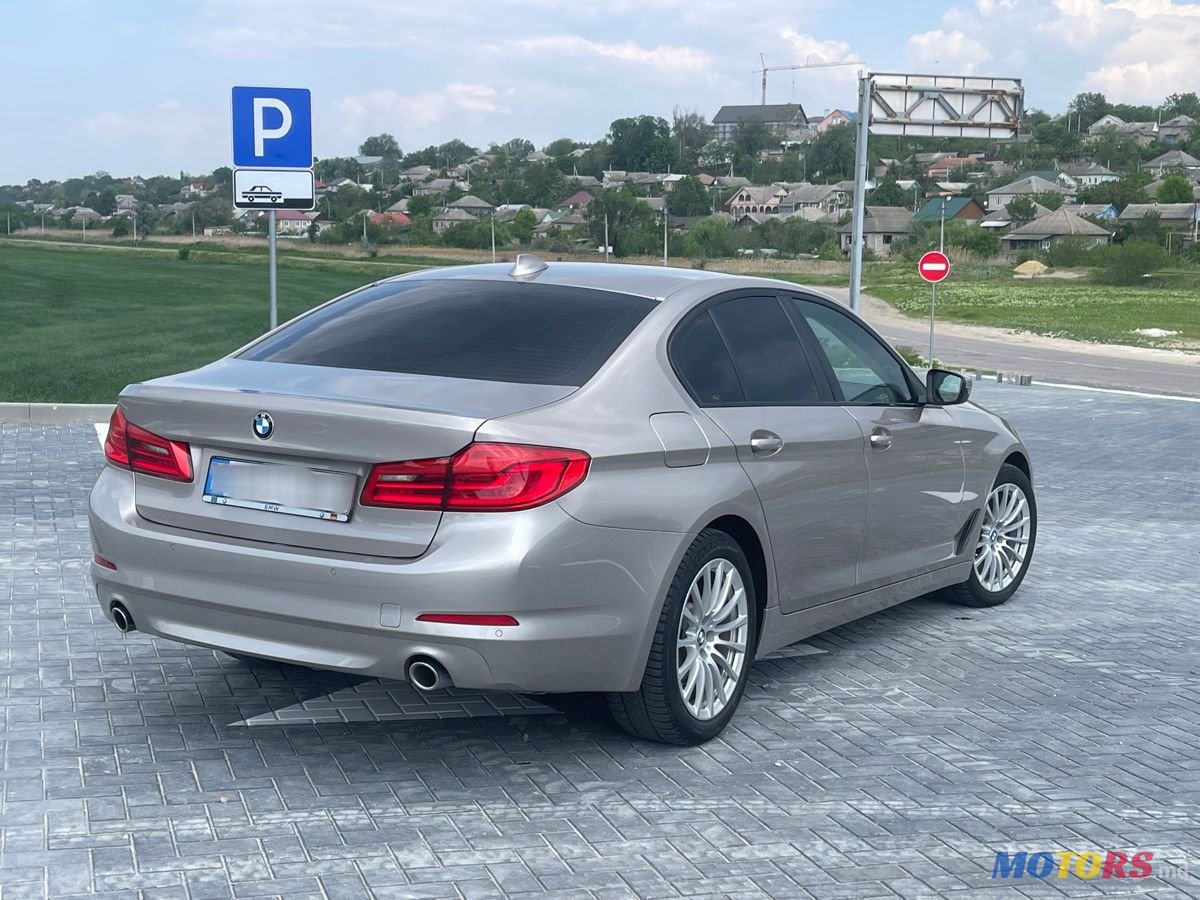 2017' BMW 5 Series photo #4