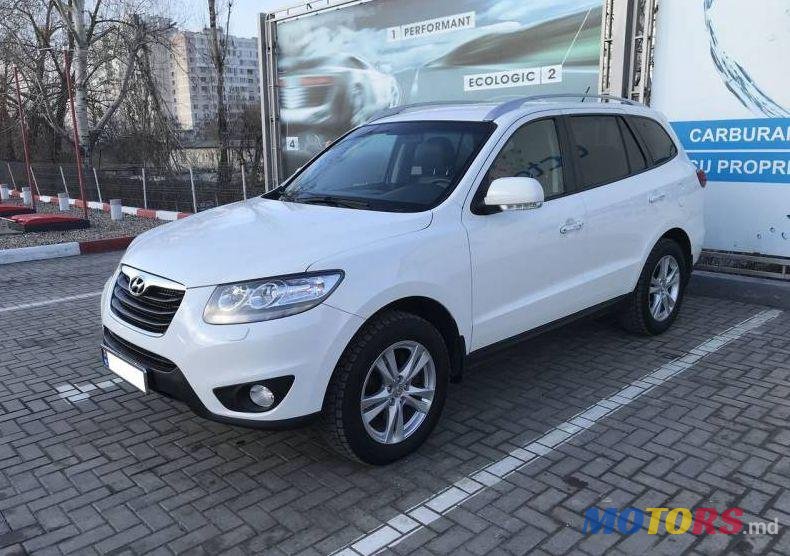 2011' Hyundai Santa Fe photo #2