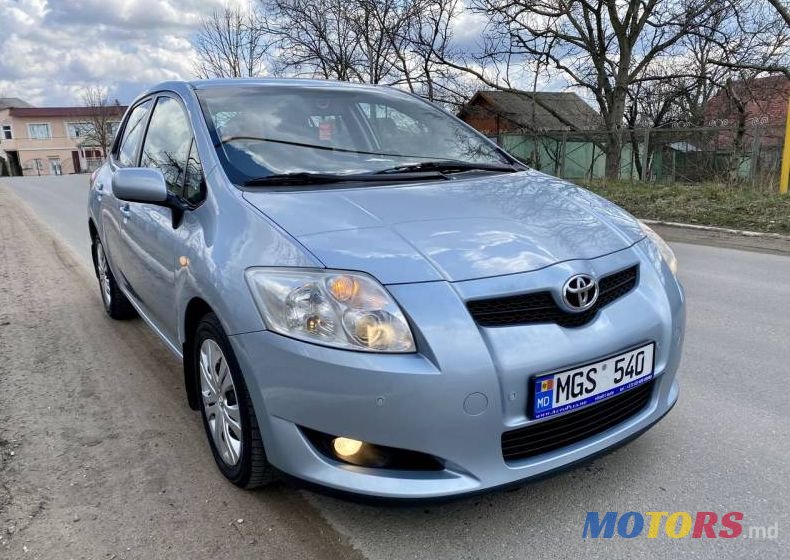 2007' Toyota Auris photo #2
