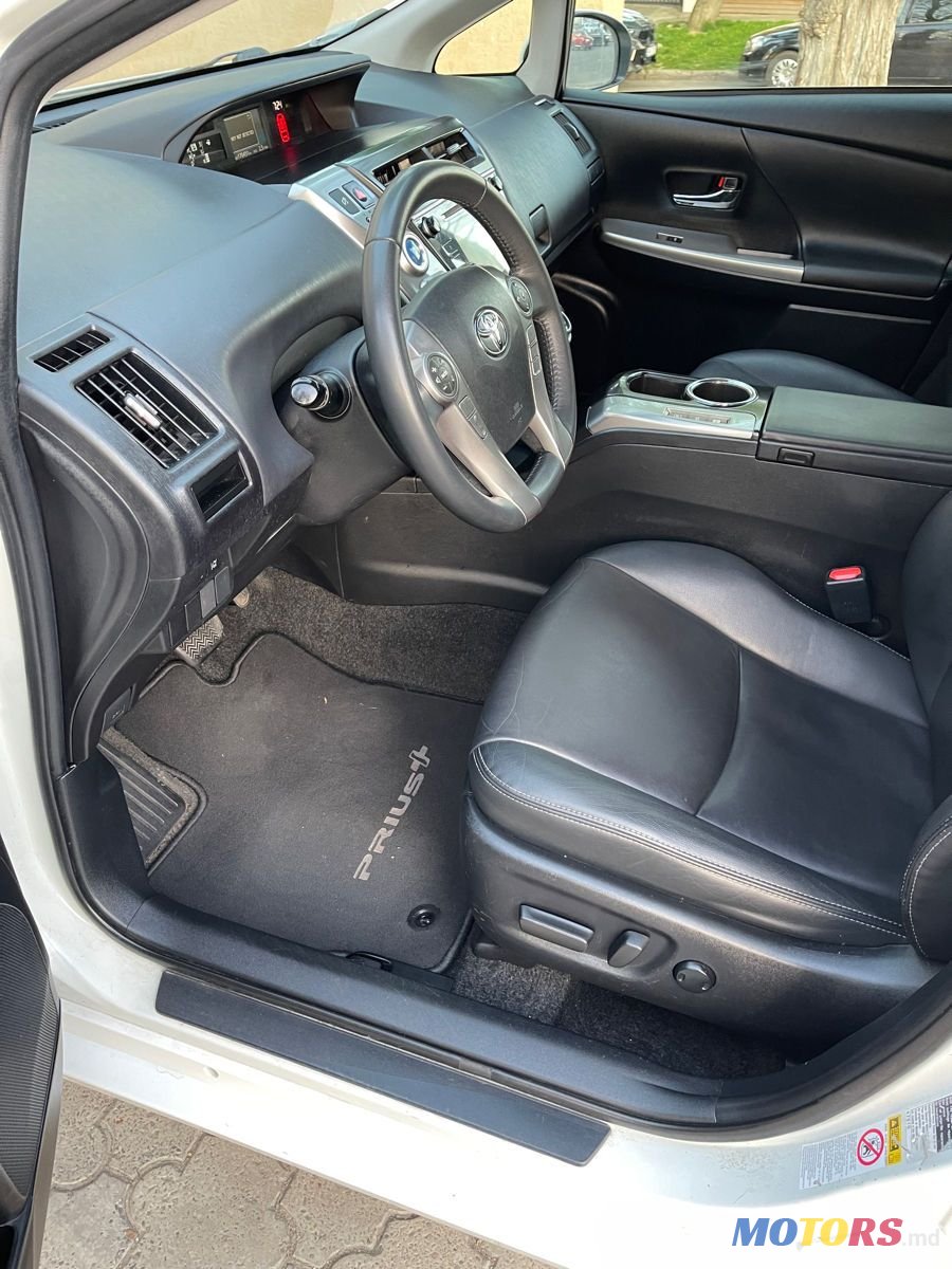 2018' Toyota Prius + photo #6