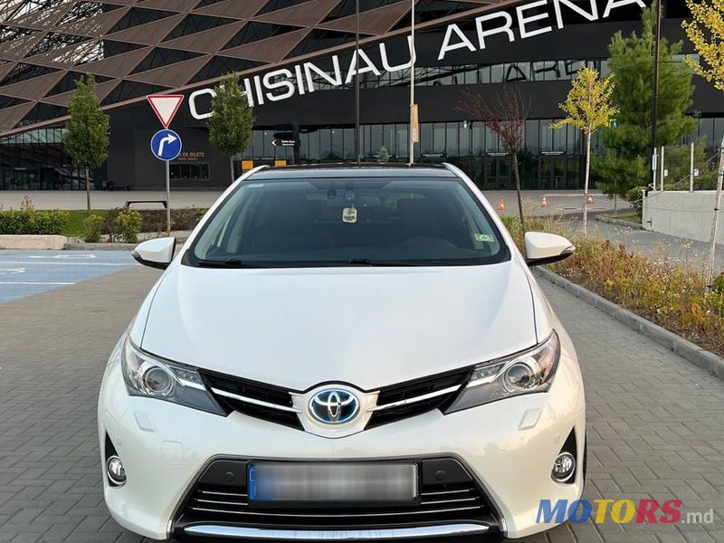 2012' Toyota Auris photo #1