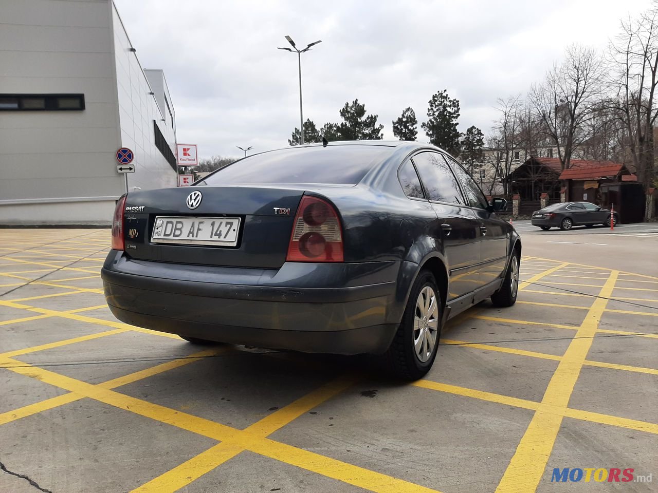 2001' Volkswagen Passat photo #5