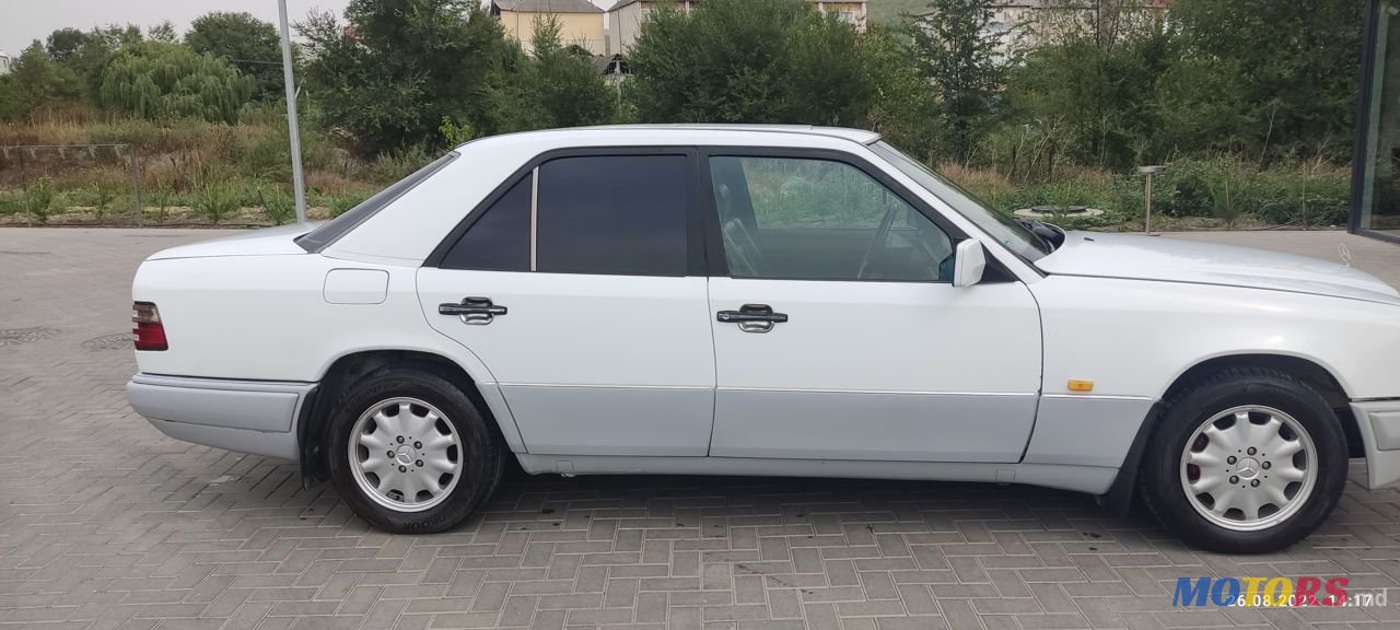 1992' Mercedes-Benz W124 photo #3