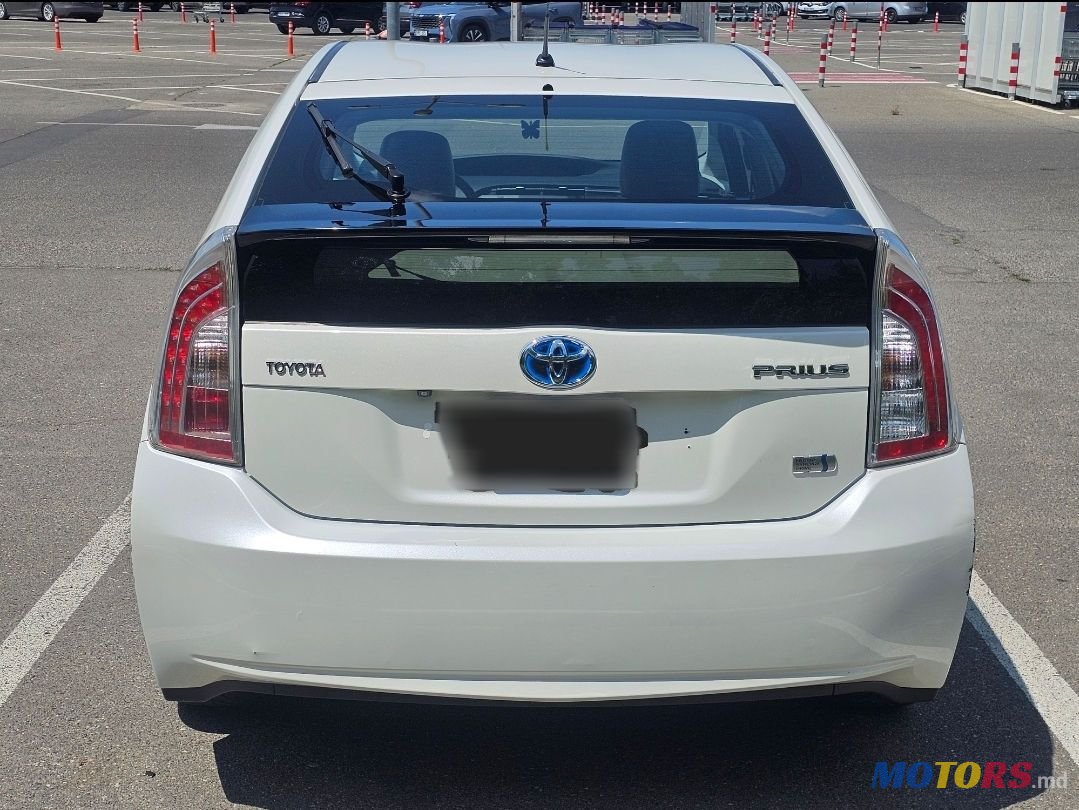 2012' Toyota Prius photo #4