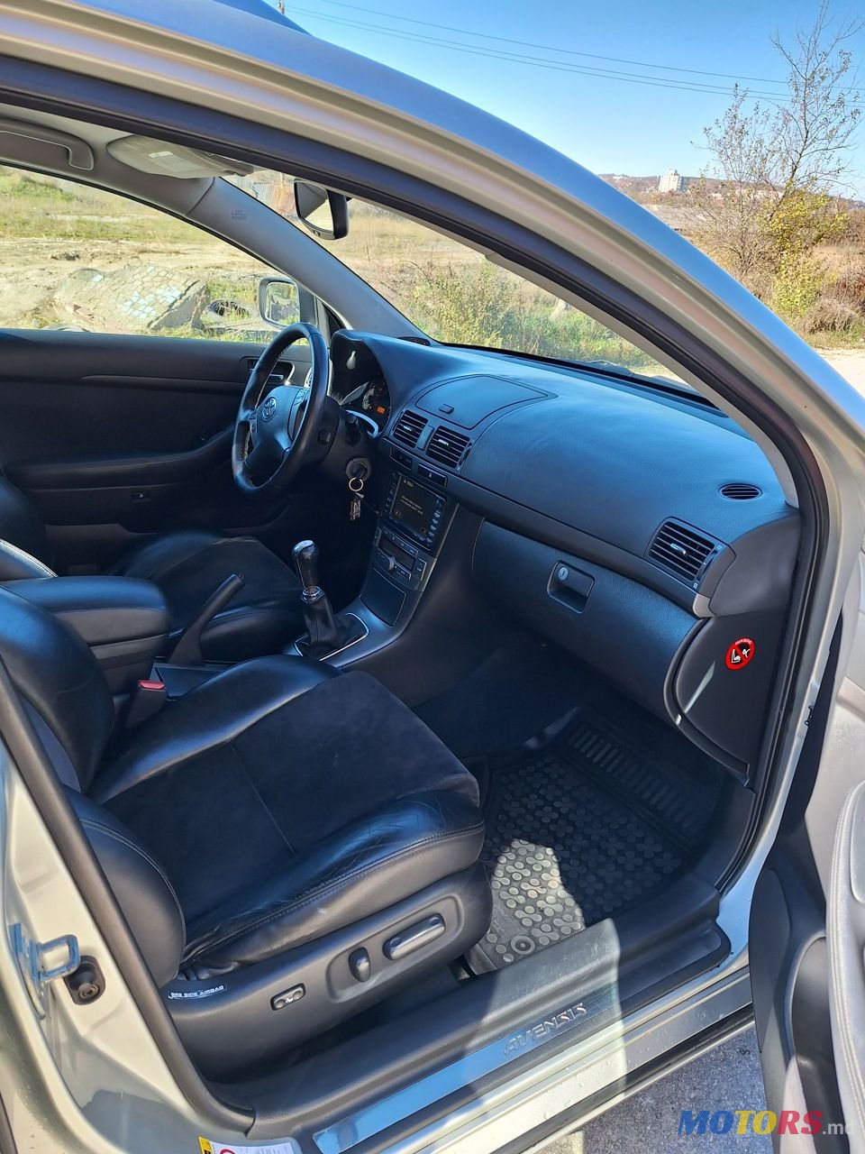 2003' Toyota Avensis photo #6