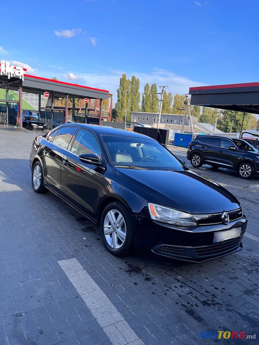 2014' Volkswagen Jetta photo #2