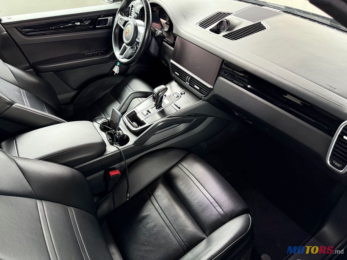 2018' Porsche Cayenne photo #6