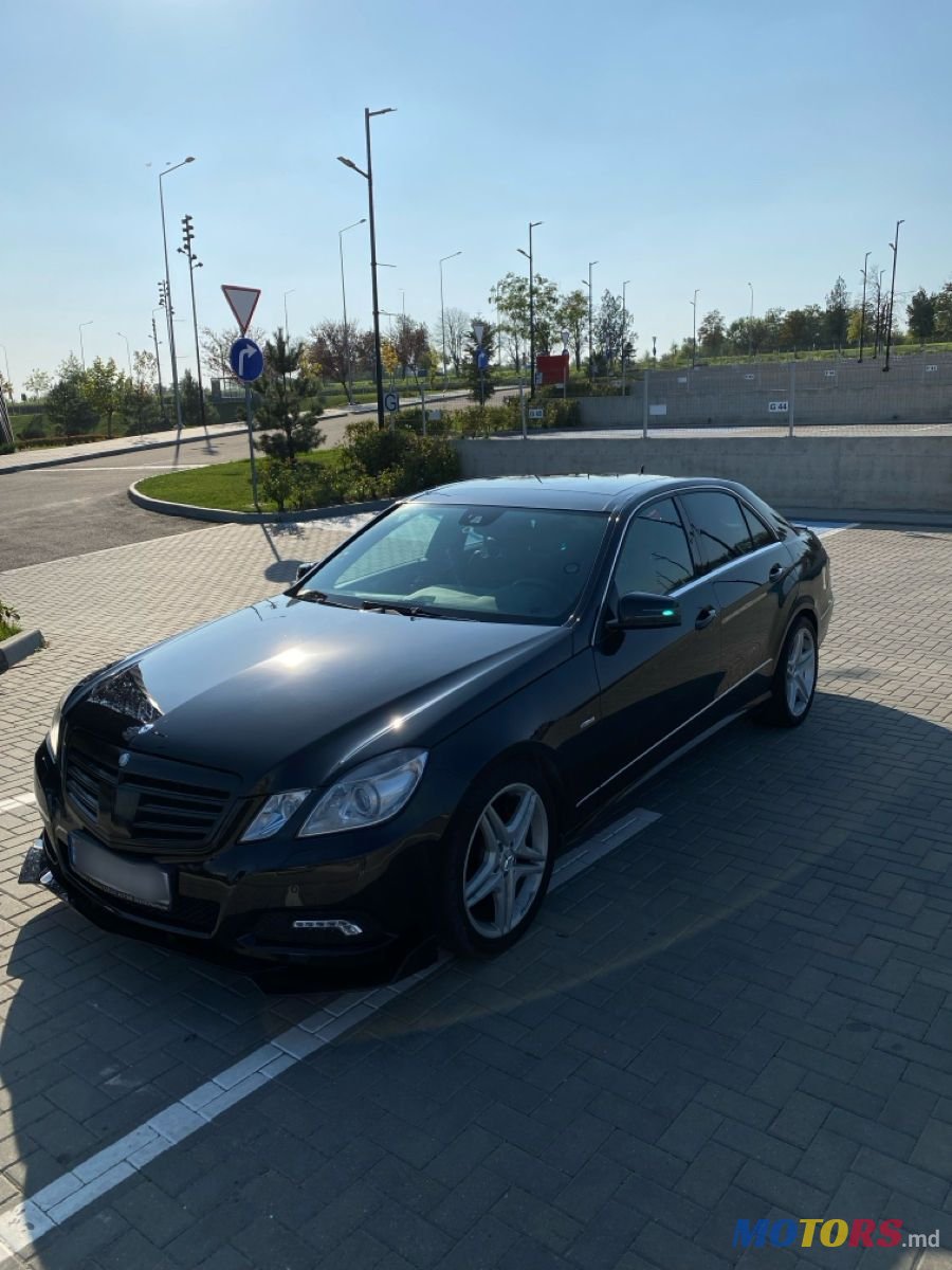 2010' Mercedes-Benz E-Class photo #5