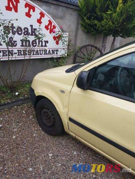 2010' Fiat Panda photo #2