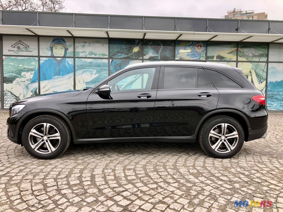2017' Mercedes-Benz Glc photo #5