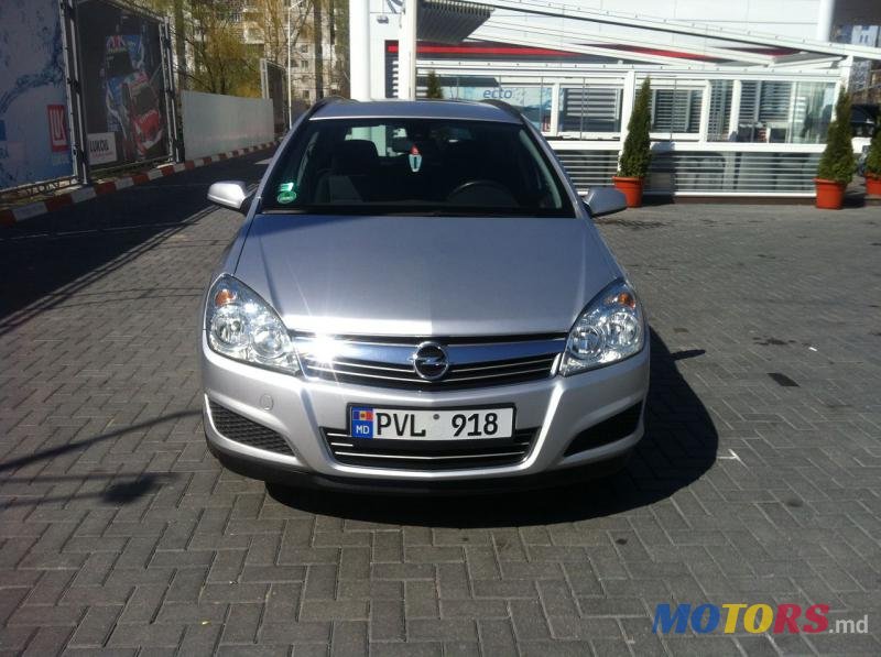 2008' Opel Astra photo #4