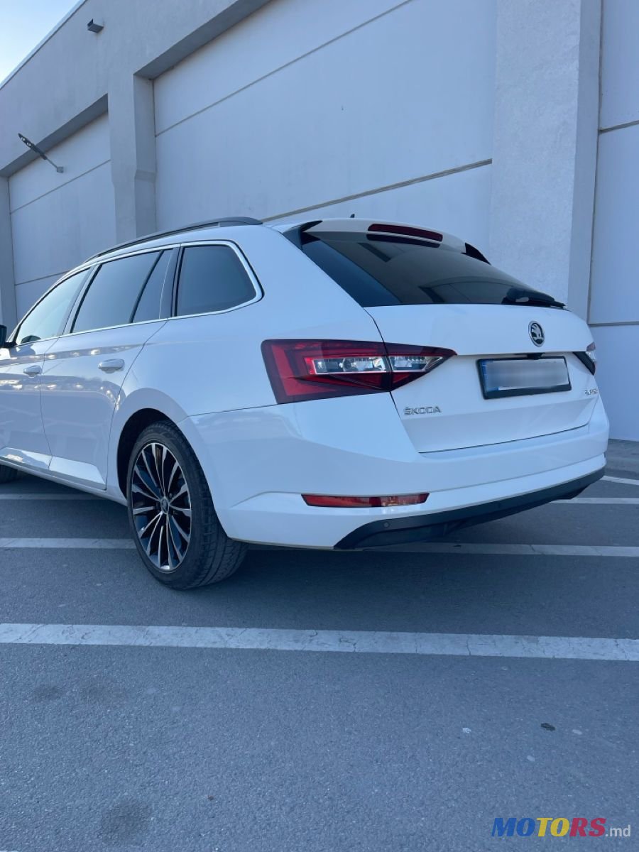 2018' Skoda Superb photo #5