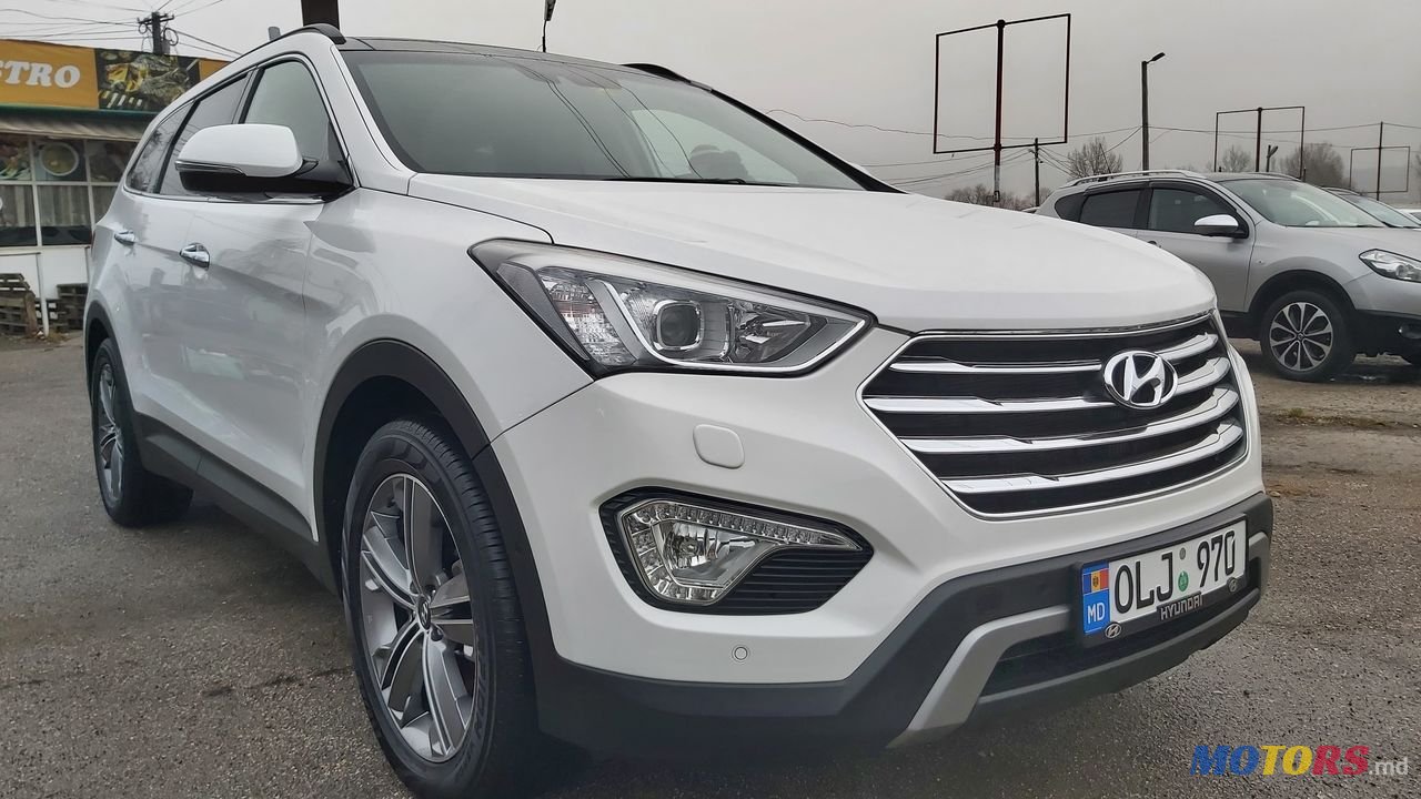 2015' Hyundai Santa Fe photo #3