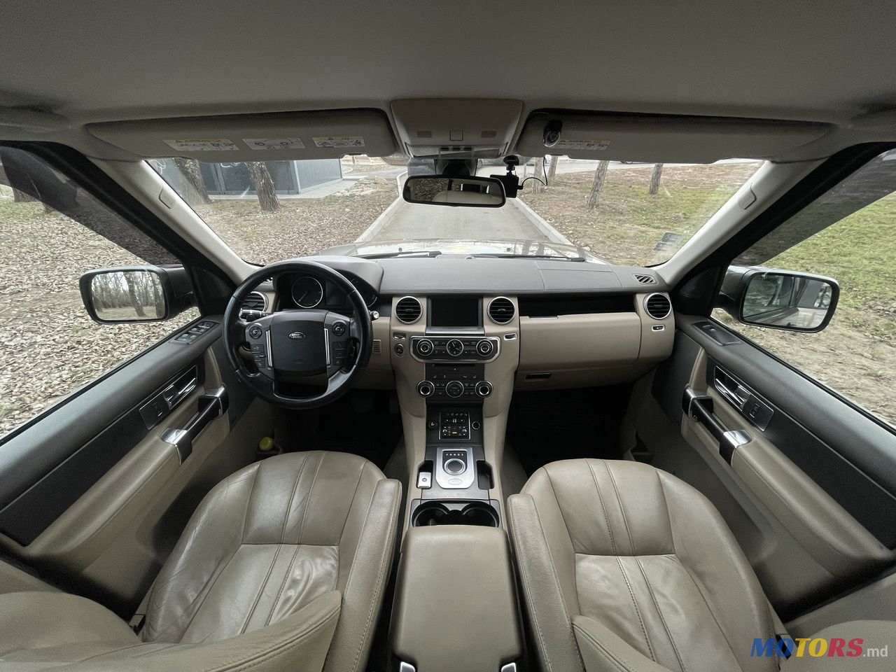 2013' Land Rover Discovery photo #2