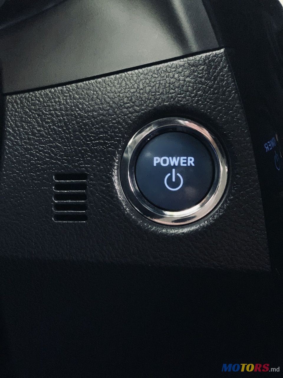 2017' Toyota Auris photo #4