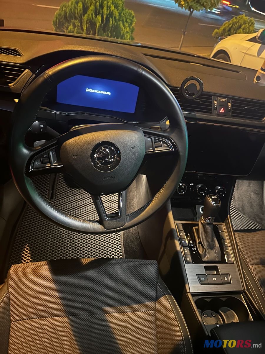 2020' Skoda Superb photo #5