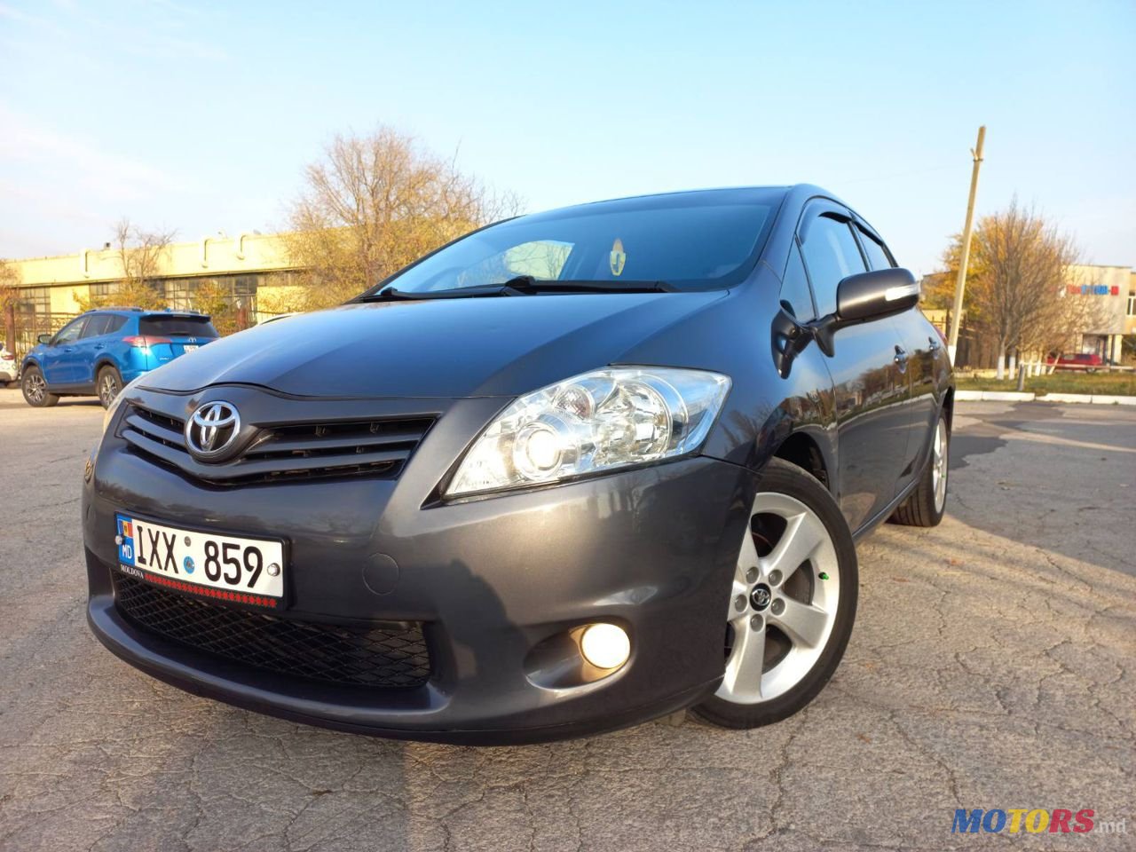 2011' Toyota Auris photo #3