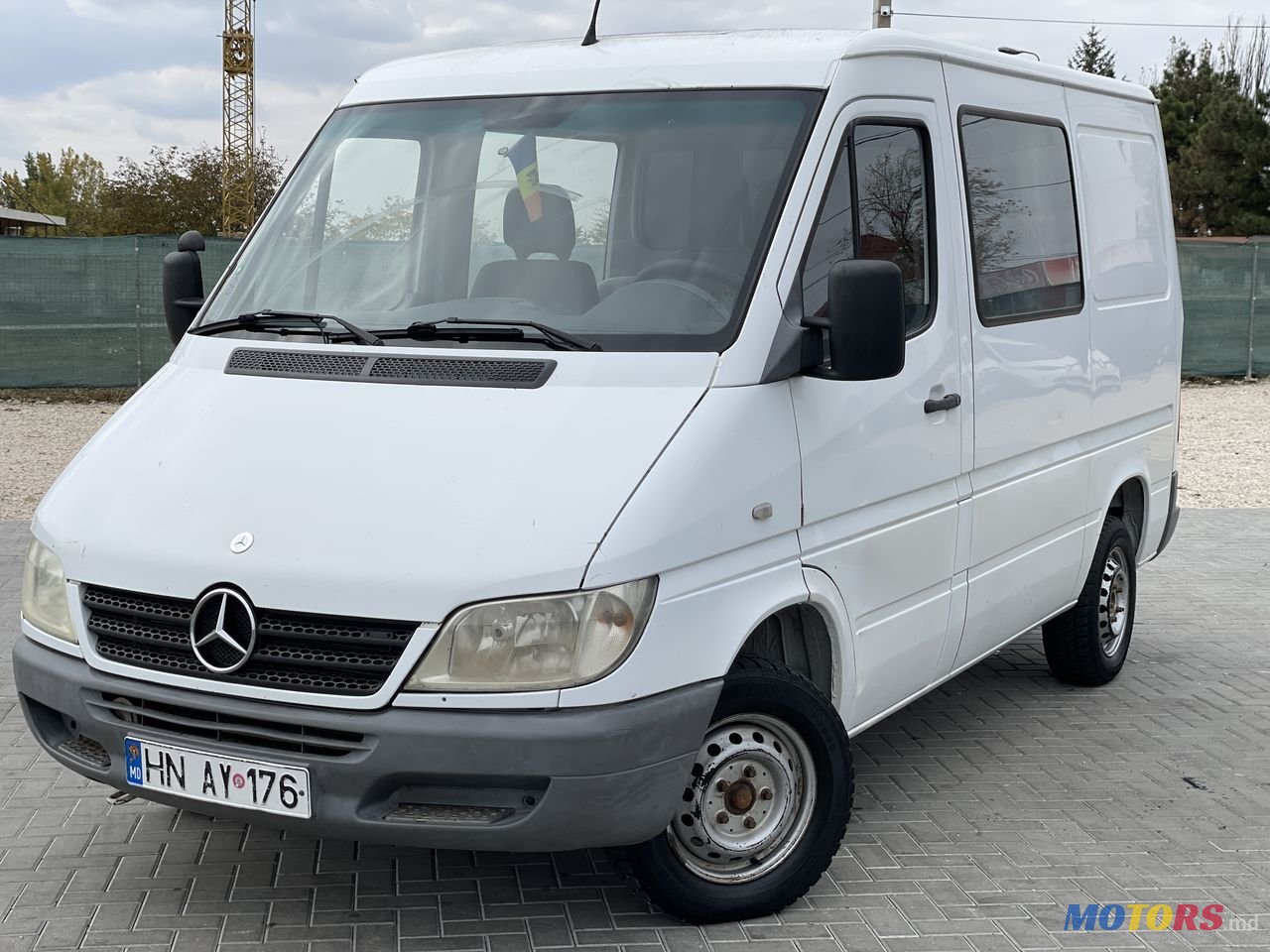 2004' Mercedes-Benz Sprinter photo #1