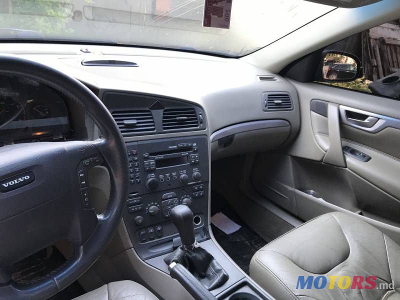 2003' Volvo V70 photo #2