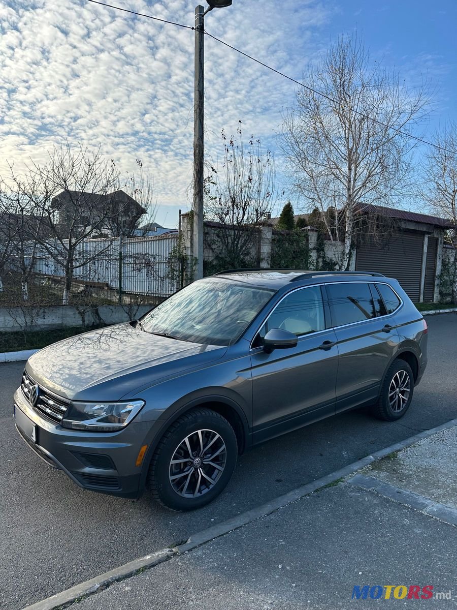 2019' Volkswagen Tiguan photo #3