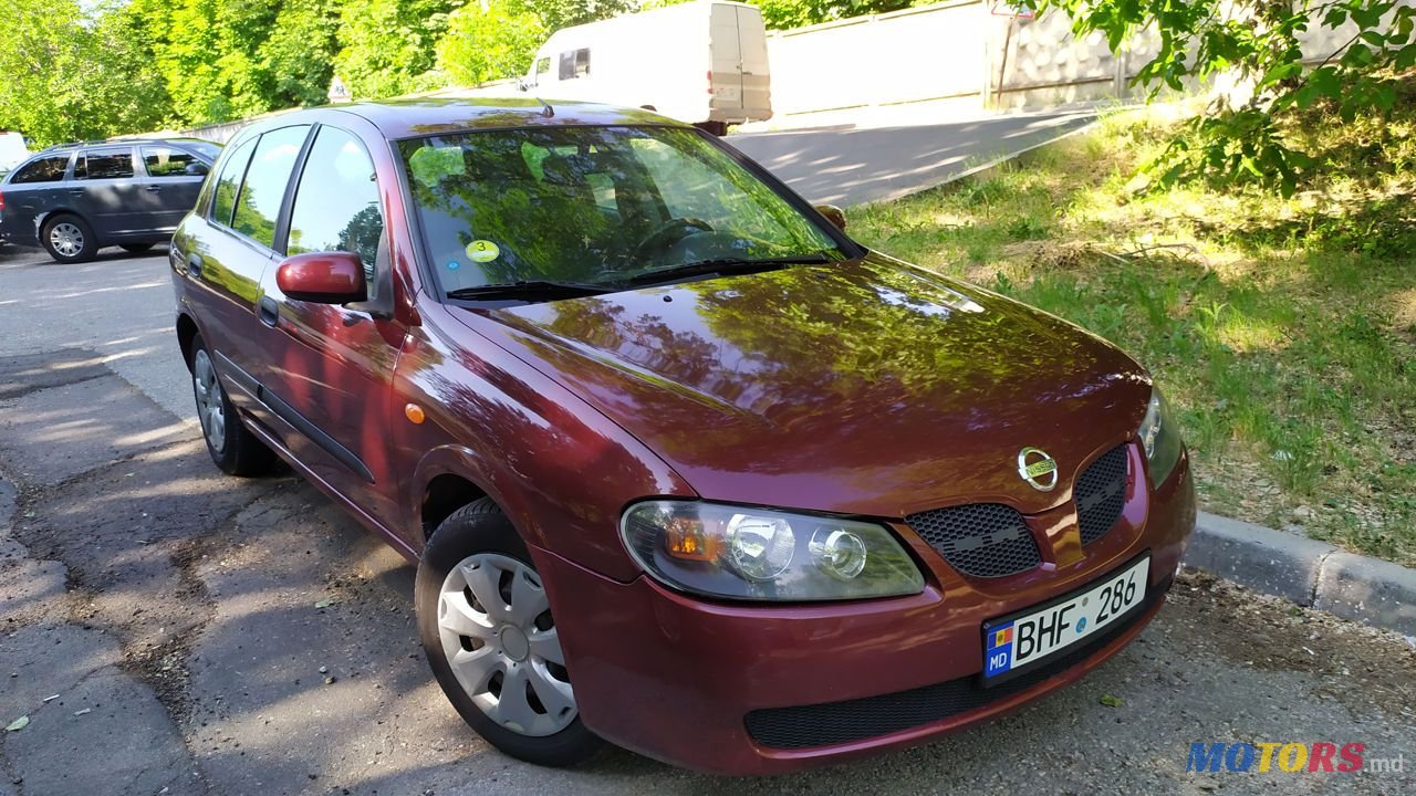 2005' Nissan Almera photo #1
