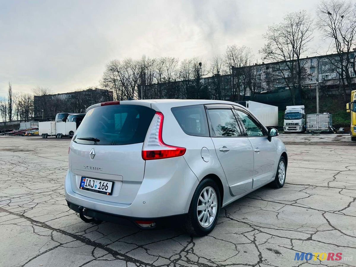 2011' Renault Grand Scenic photo #3