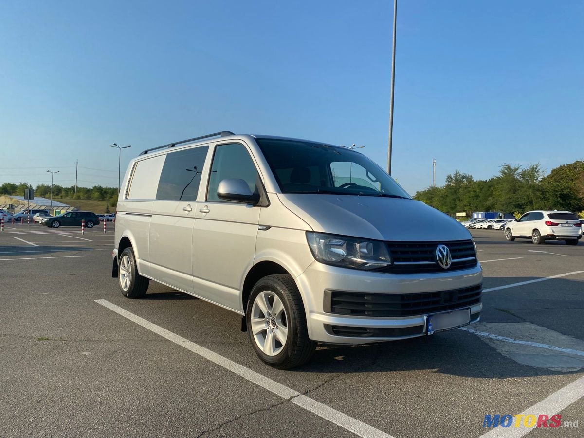 2017' Volkswagen Transporter photo #1