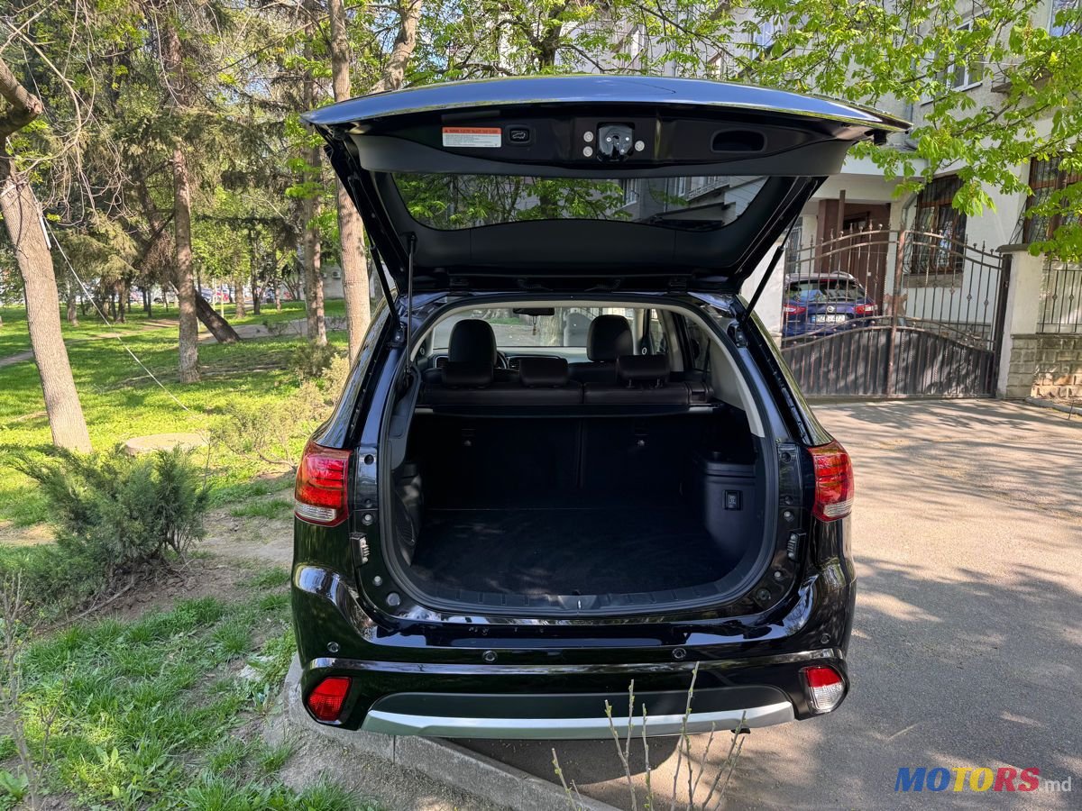 2015' Mitsubishi Outlander photo #4