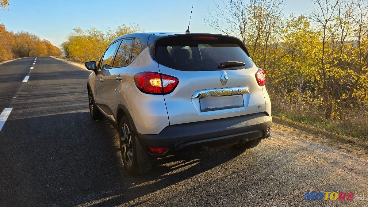 2015' Renault Captur photo #5