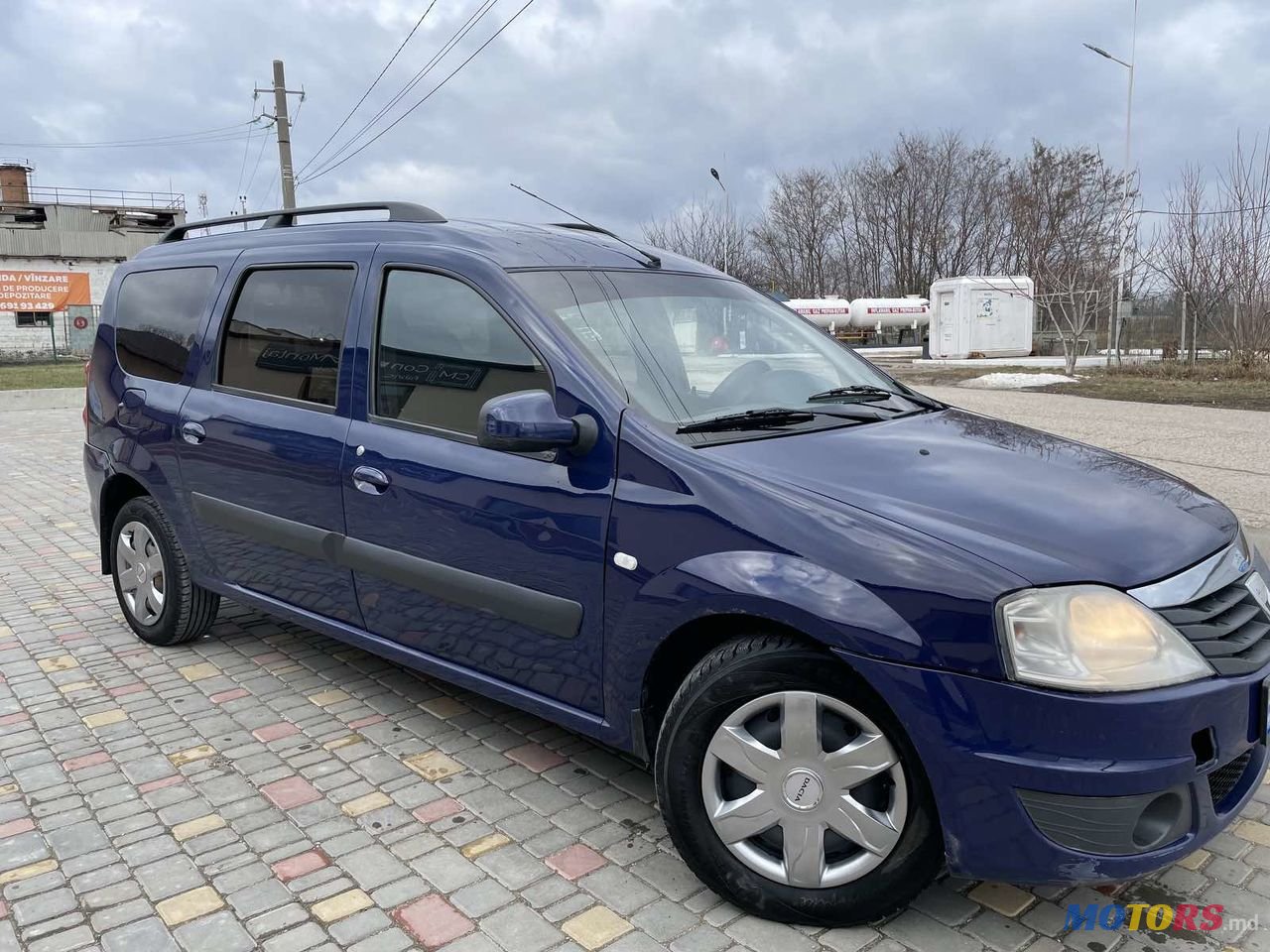 2009' Dacia Logan photo #2