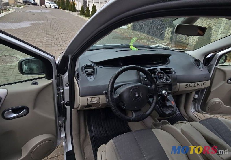2005' Renault Grand Scenic photo #5